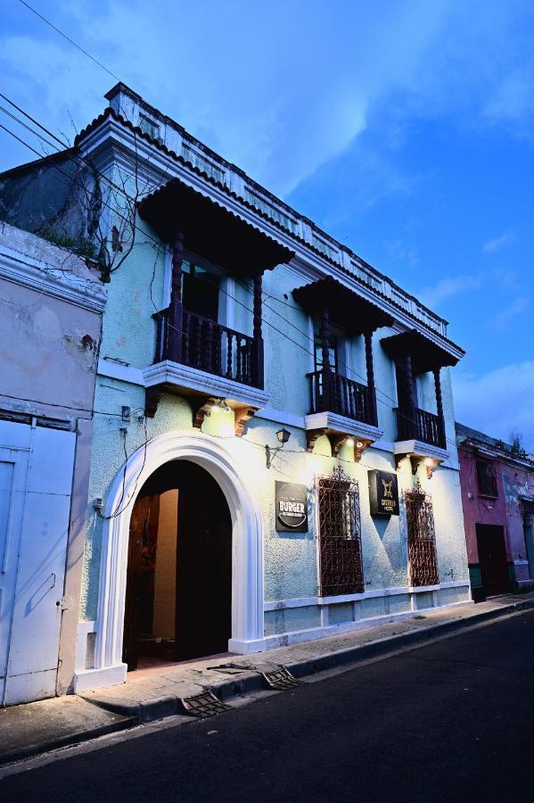 Ricks Hostel Santa Ana Luaran gambar