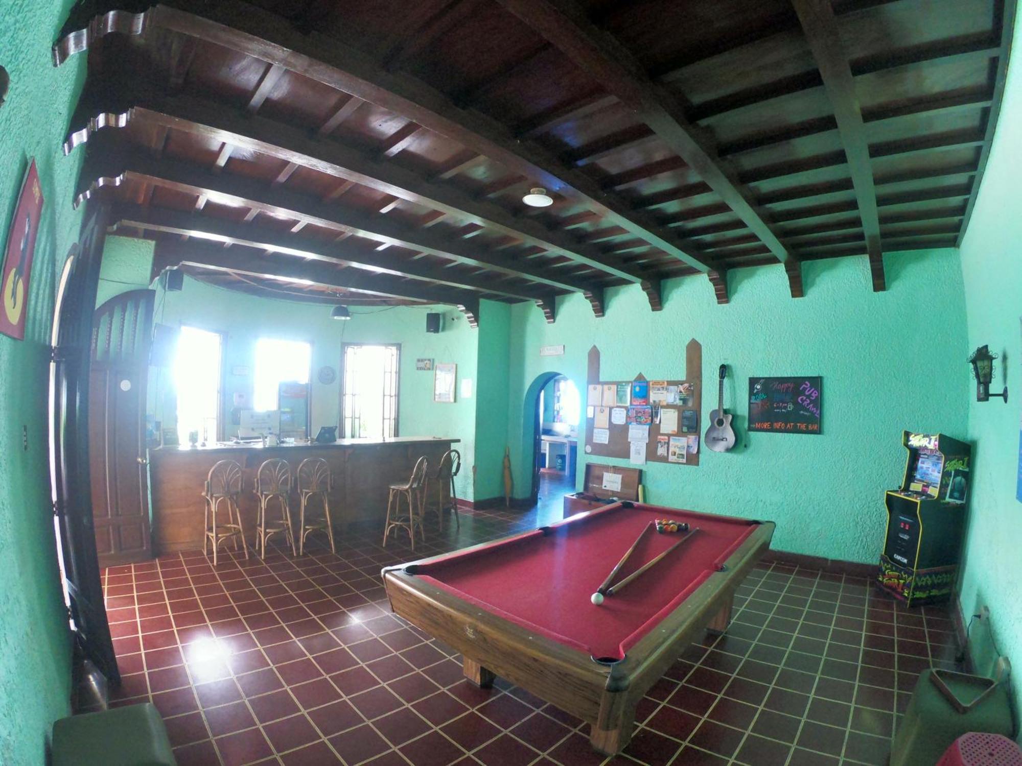 Ricks Hostel Santa Ana Luaran gambar