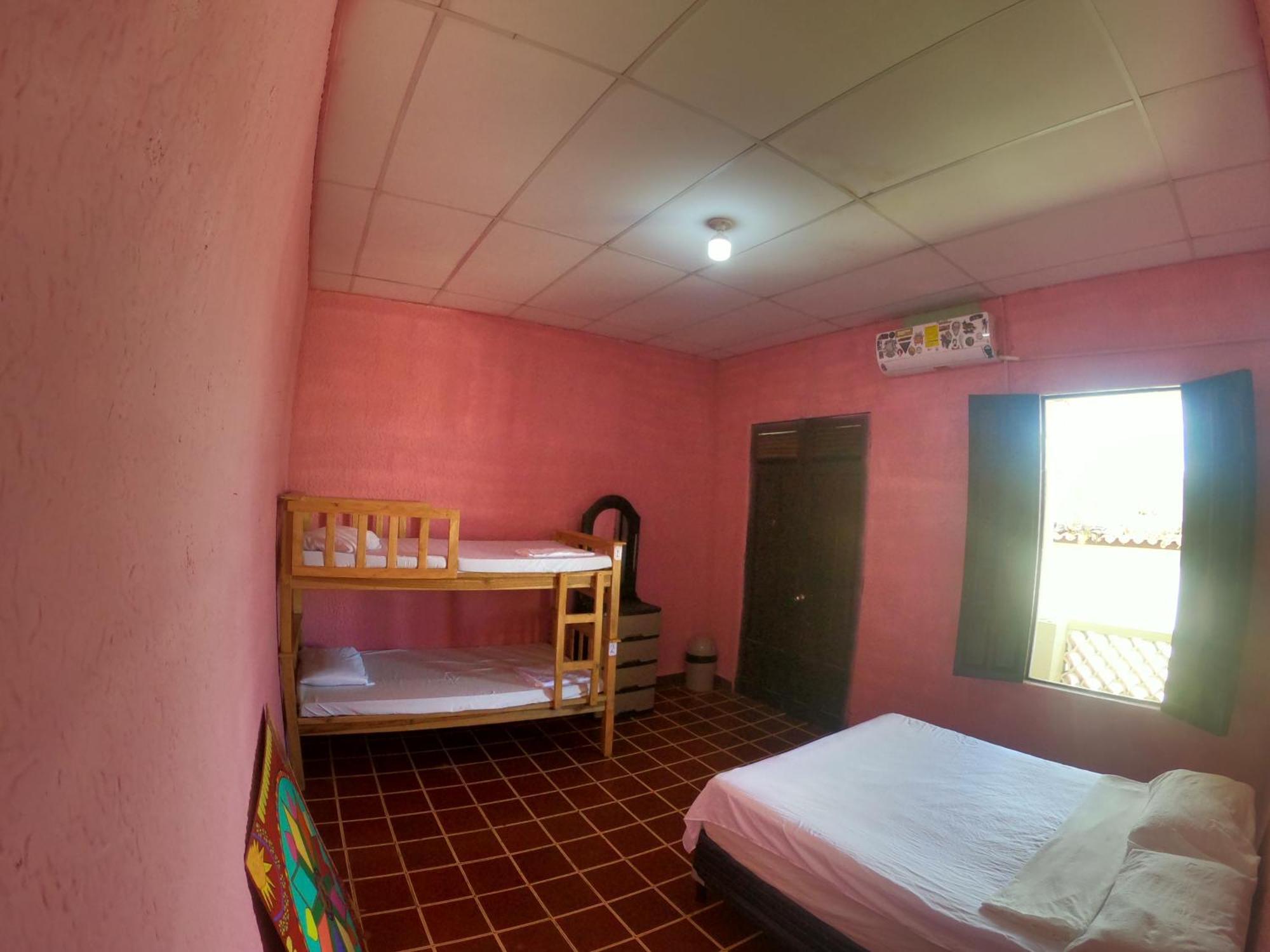 Ricks Hostel Santa Ana Luaran gambar